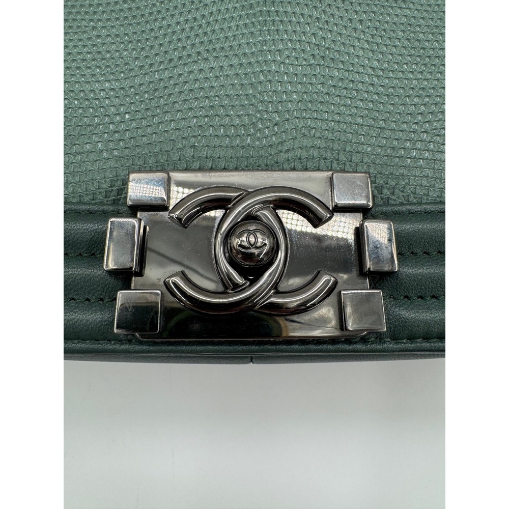 Chanel Boy Bag Medium Green Lizard Leather Gunmetal Hardware Series 22 2016 - Picture 2 of 6